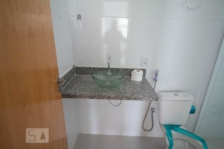 Banheiro de casa para alugar com 3 quartos, 100m² em Serra Grande, Niterói