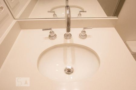 Apartamento para alugar com 62m², 2 quartos e 1 vagaDetalhe Banheiro