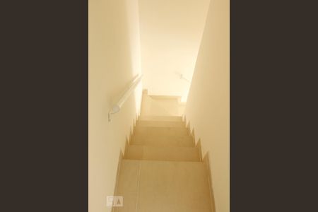 Escadas de apartamento para alugar com 1 quarto, 47m² em Quintino Bocaiúva, Rio de Janeiro