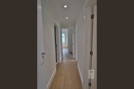 Apartamento à venda com 130m², 3 quartos e 1 vagaCorredor