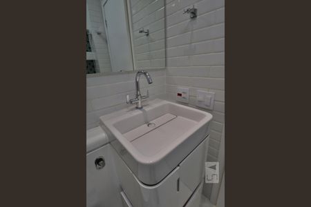 Apartamento à venda com 130m², 3 quartos e 1 vagaBnaheiro