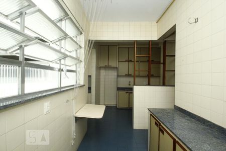 Apartamento para alugar com 175m², 3 quartos e 1 vagaÁrea de Serviço
