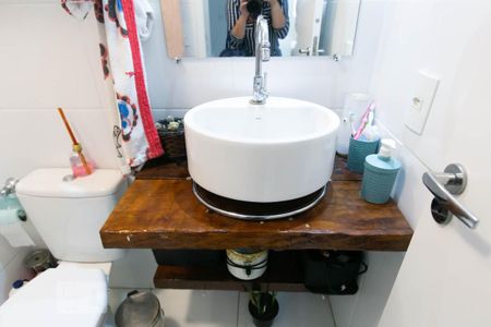 Apartamento à venda com 54m², 2 quartos e 1 vagaBanheiro 2