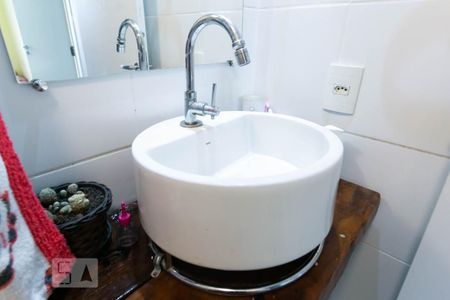 Apartamento à venda com 54m², 2 quartos e 1 vagaDetalhe banheiro