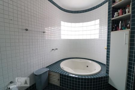 Casa à venda com 297m², 3 quartos e 2 vagasBanheiro da Suite 1