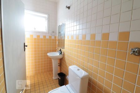 Casa à venda com 297m², 3 quartos e 2 vagasBanheiro de Serviço