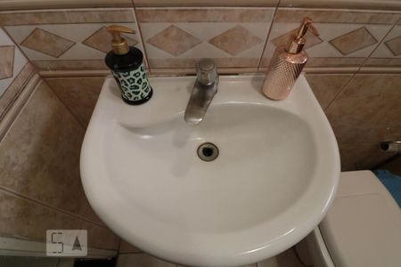 Casa à venda com 297m², 3 quartos e 2 vagasBanheiro Social - pia