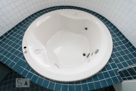 Casa à venda com 297m², 3 quartos e 2 vagasBanheiro da Suite 1 - banheira