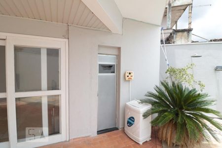 Casa à venda com 297m², 3 quartos e 2 vagasCorredor lateral