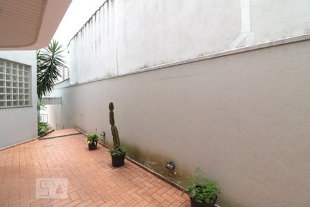 Casa à venda com 297m², 3 quartos e 2 vagasCorredor lateral