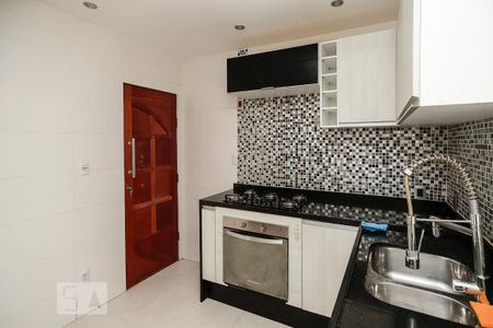 Apartamento à venda com 77m², 2 quartos e 1 vagaCozinha