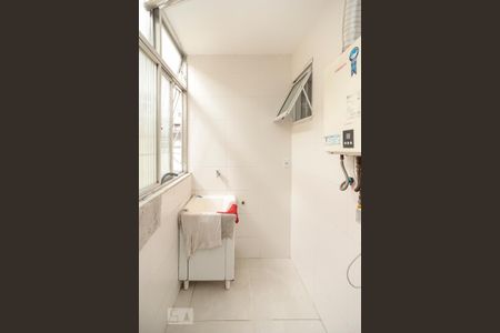 Apartamento à venda com 77m², 2 quartos e 1 vagaÁrea de Serviço