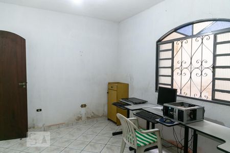 Casa à venda com 250m², 4 quartos e 2 vagas Casa à venda com 250m², 4 quartos e 2 vagasEscritório