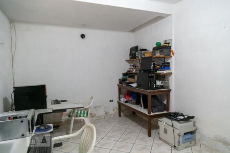 Casa à venda com 250m², 4 quartos e 2 vagas Casa à venda com 250m², 4 quartos e 2 vagasEscritório