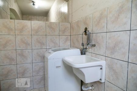 Casa à venda com 250m², 4 quartos e 2 vagas Casa à venda com 250m², 4 quartos e 2 vagasÁrea de serviço