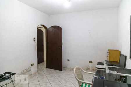 Casa à venda com 250m², 4 quartos e 2 vagas Casa à venda com 250m², 4 quartos e 2 vagasEscritório