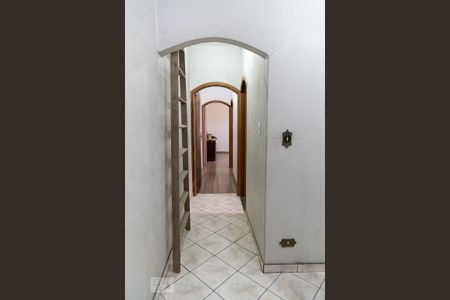 Casa à venda com 250m², 4 quartos e 2 vagas Casa à venda com 250m², 4 quartos e 2 vagasCorredor