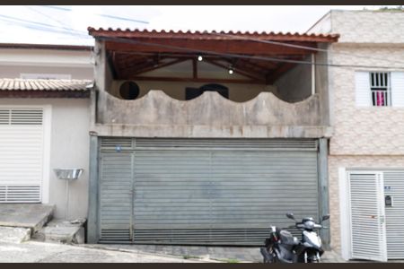 Casa à venda com 250m², 4 quartos e 2 vagas Casa à venda com 250m², 4 quartos e 2 vagasFachada