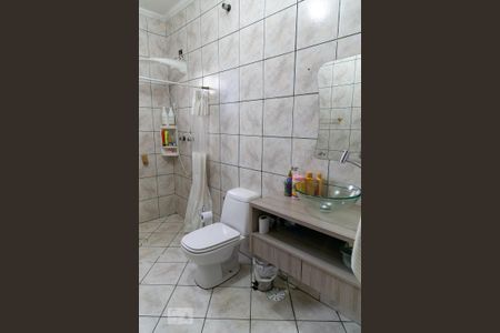 Casa à venda com 250m², 4 quartos e 2 vagas Casa à venda com 250m², 4 quartos e 2 vagasBanheiro