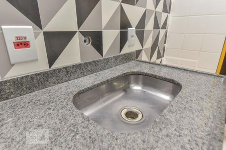 Cozinha de kitnet/studio para alugar com 1 quarto, 26m² em República, São Paulo