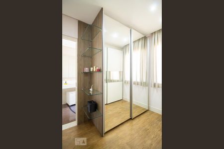 Casa à venda com 270m², 3 quartos e 4 vagasClosset Suíte 3