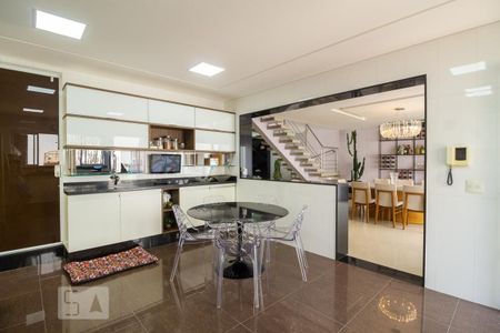 Casa à venda com 270m², 3 quartos e 4 vagasCozinha 