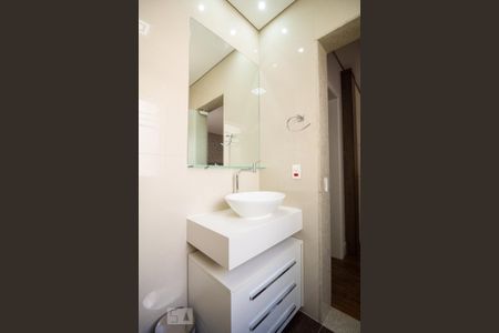 Casa à venda com 270m², 3 quartos e 4 vagasBanheiro da Suíte 2