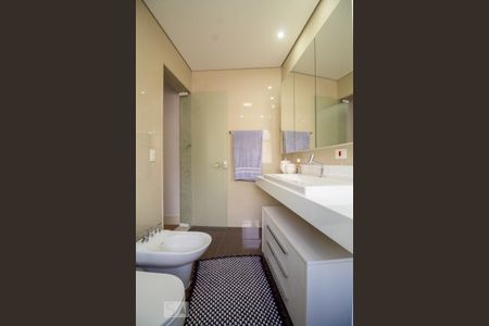 Casa à venda com 270m², 3 quartos e 4 vagasBanheiro da Suíte 3