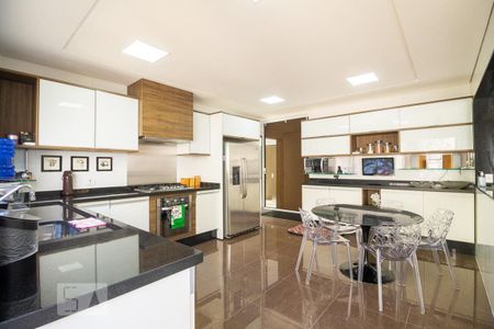 Casa à venda com 270m², 3 quartos e 4 vagasCozinha 