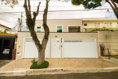 Casa à venda com 270m², 3 quartos e 4 vagasFachada 