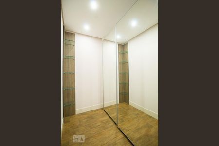 Casa à venda com 270m², 3 quartos e 4 vagasClosset Suíte 2