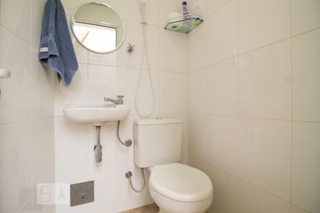 Casa à venda com 270m², 3 quartos e 4 vagasBanheiro de Serviço