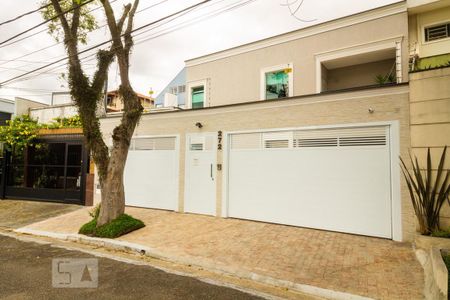 Casa à venda com 270m², 3 quartos e 4 vagasFachada 