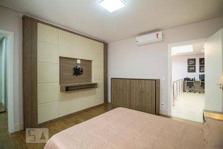 Casa à venda com 270m², 3 quartos e 4 vagasSuíte 2