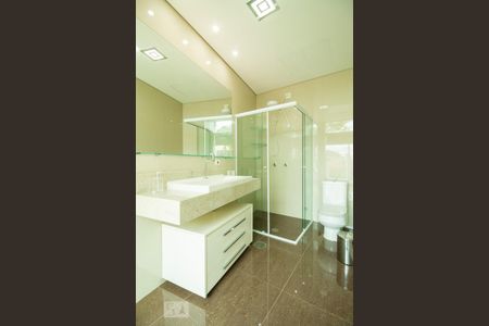 Casa à venda com 270m², 3 quartos e 4 vagasBanheiro da Suíte 1