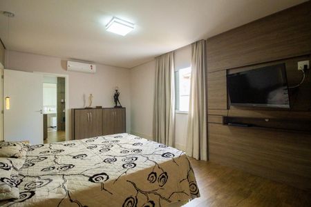 Casa à venda com 270m², 3 quartos e 4 vagasSuíte 3