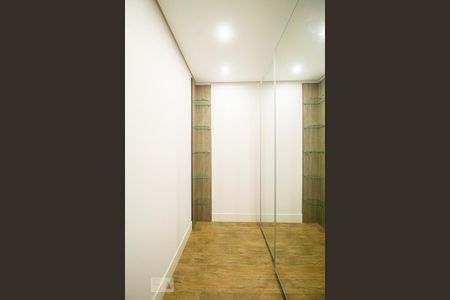 Casa à venda com 270m², 3 quartos e 4 vagasClosset Suíte 2