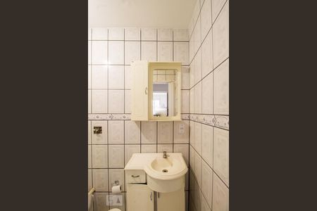 Banheiro de apartamento à venda com 1 quarto, 42m² em Tristeza, Porto Alegre
