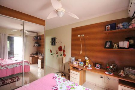 Casa à venda com 280m², 4 quartos e 5 vagasQuarto 3 - Suíte