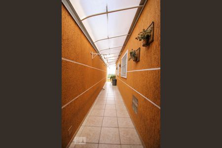 Casa à venda com 280m², 4 quartos e 5 vagasCorredor Externo