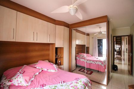 Casa à venda com 280m², 4 quartos e 5 vagasQuarto 3 - Suíte