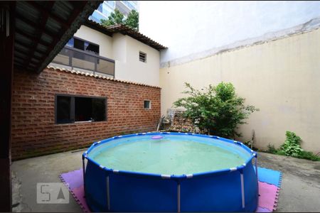 Casa à venda com 450m², 4 quartos e 6 vagasQuintal