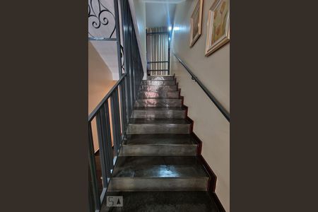 Escada de casa para alugar com 3 quartos, 357m² em Vila Trujillo, Sorocaba