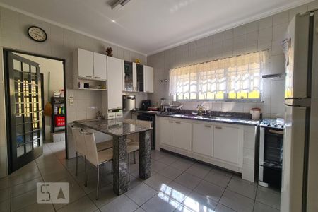 Casa para alugar com 357m², 3 quartos e 4 vagasCozinha