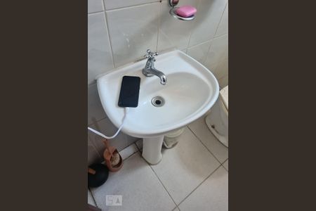 Casa para alugar com 357m², 3 quartos e 4 vagasDetalhe Banheiro Externo