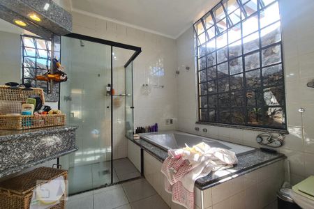 Casa para alugar com 357m², 3 quartos e 4 vagasBanheiro Quarto 1
