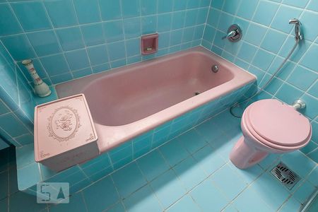 Apartamento à venda com 135m², 4 quartos e 1 vagaSuíte - Banheiro