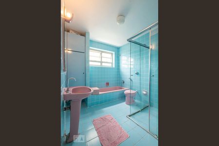 Suíte - Banheiro de apartamento à venda com 4 quartos, 135m² em Sumaré, São Paulo