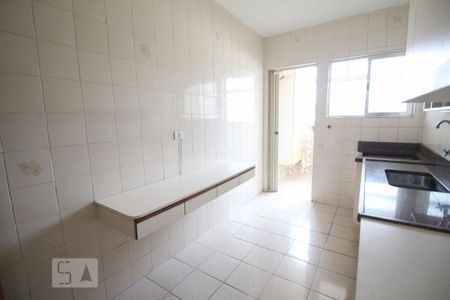 Cozinha de apartamento para alugar com 2 quartos, 72m² em Vila São Vicente, São Paulo