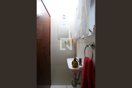 Lavabo de casa para alugar com 3 quartos, 150m² em Vila Nhocune, São Paulo